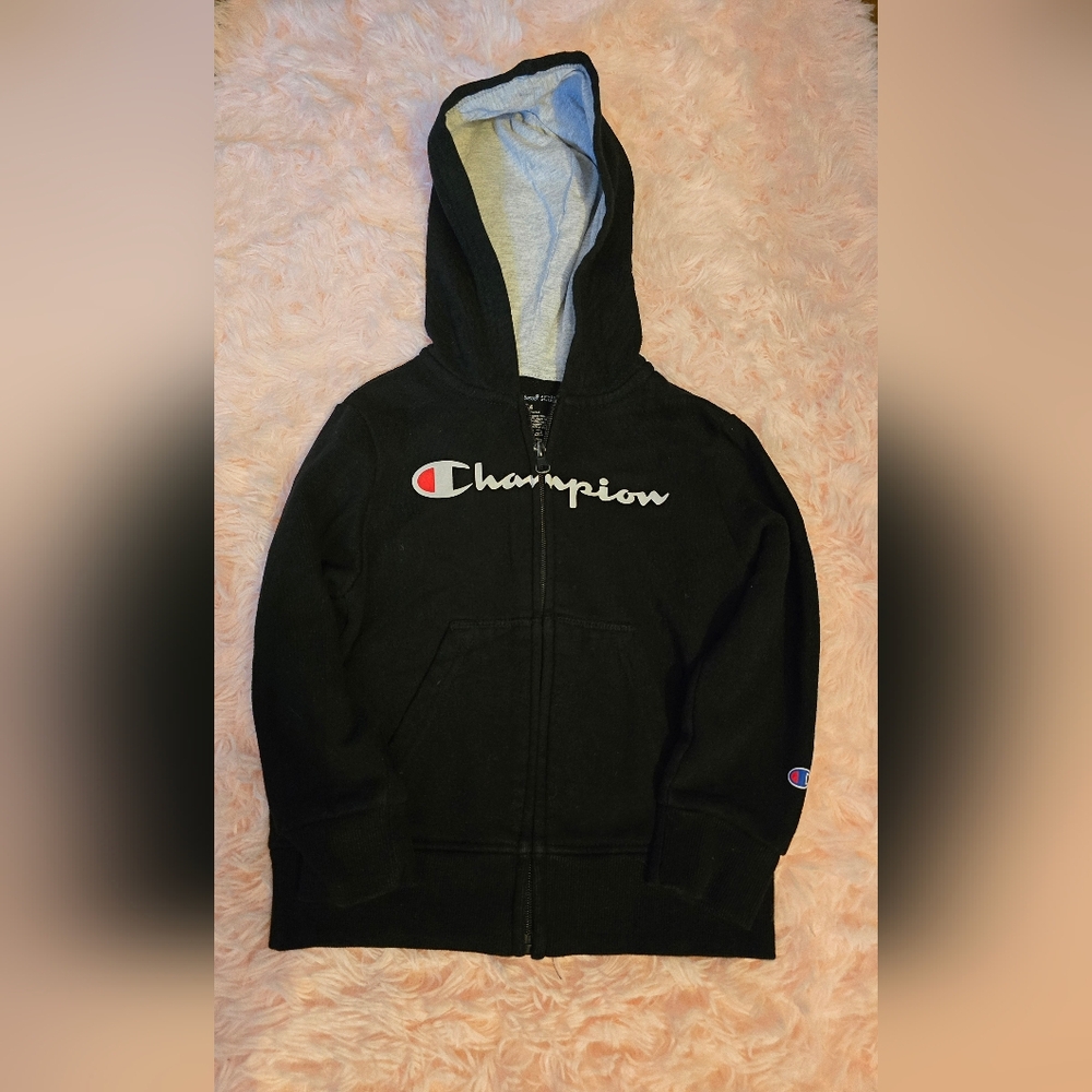 Kids unisex Champion zip up hoodie!